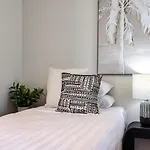 The Luxe Surf And Sea Suite
