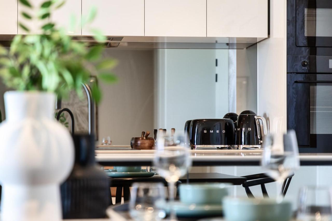 The Luxe Surf And Sea Apartment