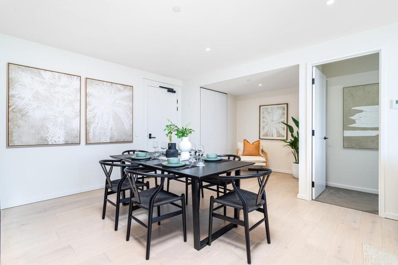 The Luxe Surf And Sea Apartment